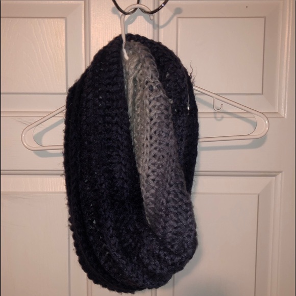 Scarf - Picture 2 of 5